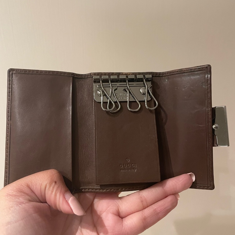 Gucci Brown Monogram Wallet - Picture 5 of 5